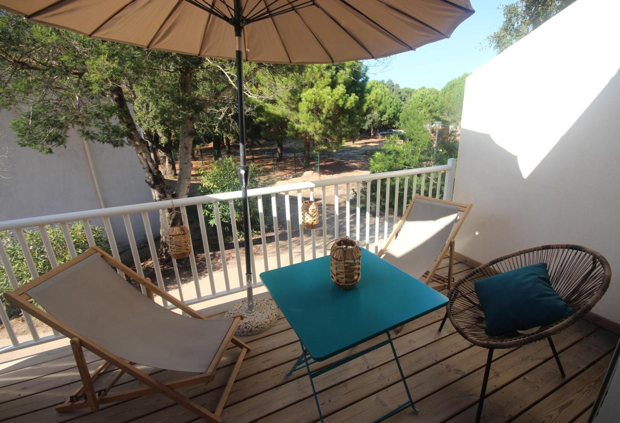 Fiori Di Cala Rossa Residence Hoteliere Lecci Esterno foto
